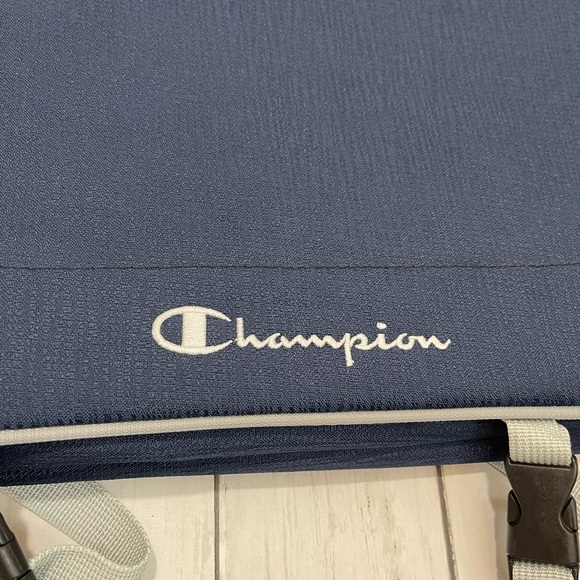 Champion Large Insulated Shoulder Bag - Picture 2 of 9